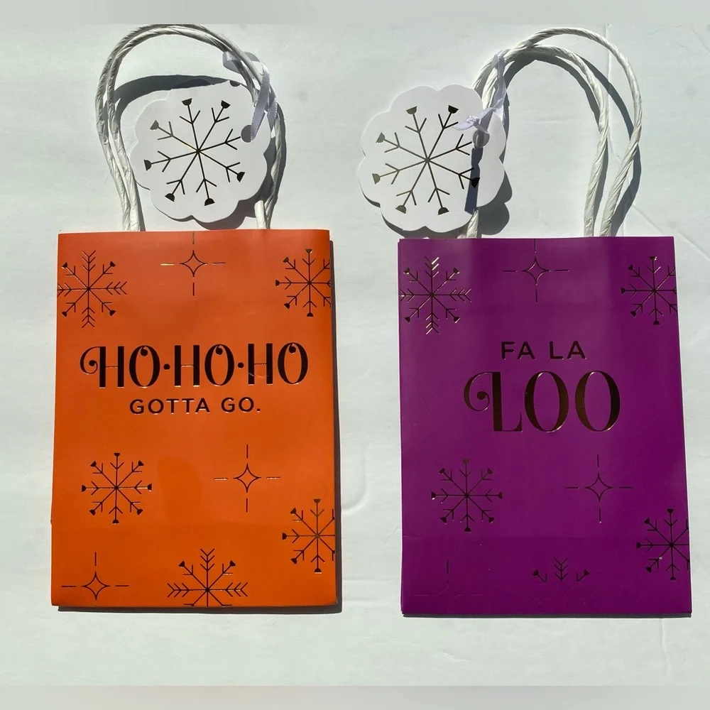 Gift Bags Holiday Themed 6 x 4.5 spicy titles lot of 5 bags & tags odd colors